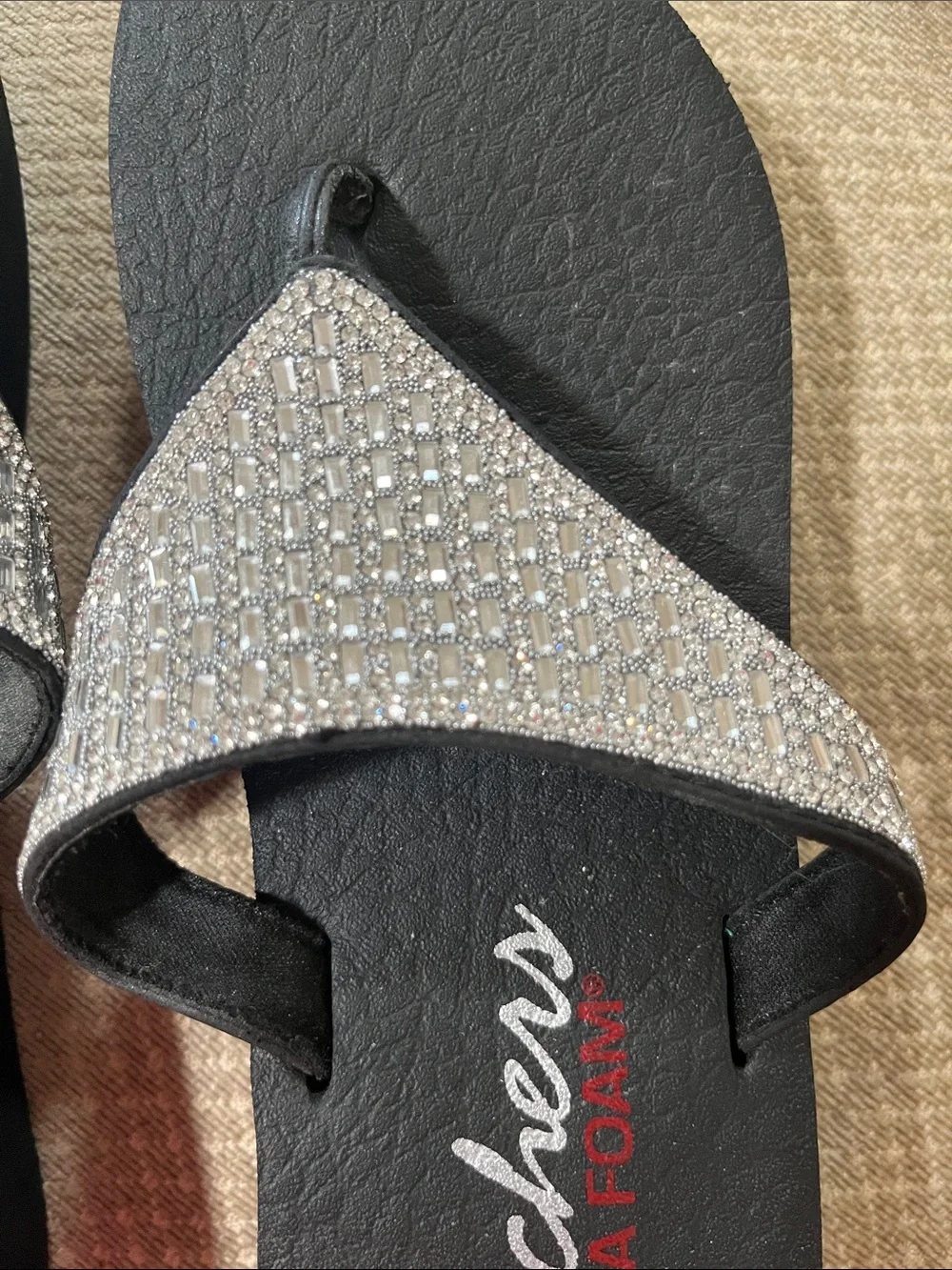 Skechers Black Platform Flip-Flops with Silver Rhinestone Straps size 7 NWOB